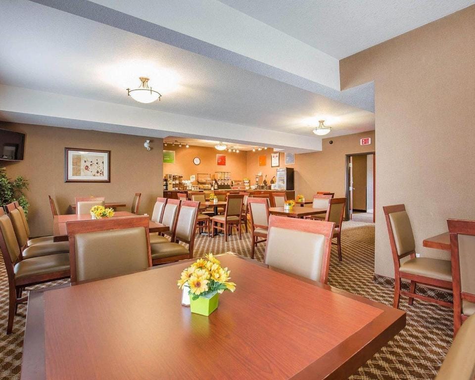 Comfort Inn & Suites — 5
