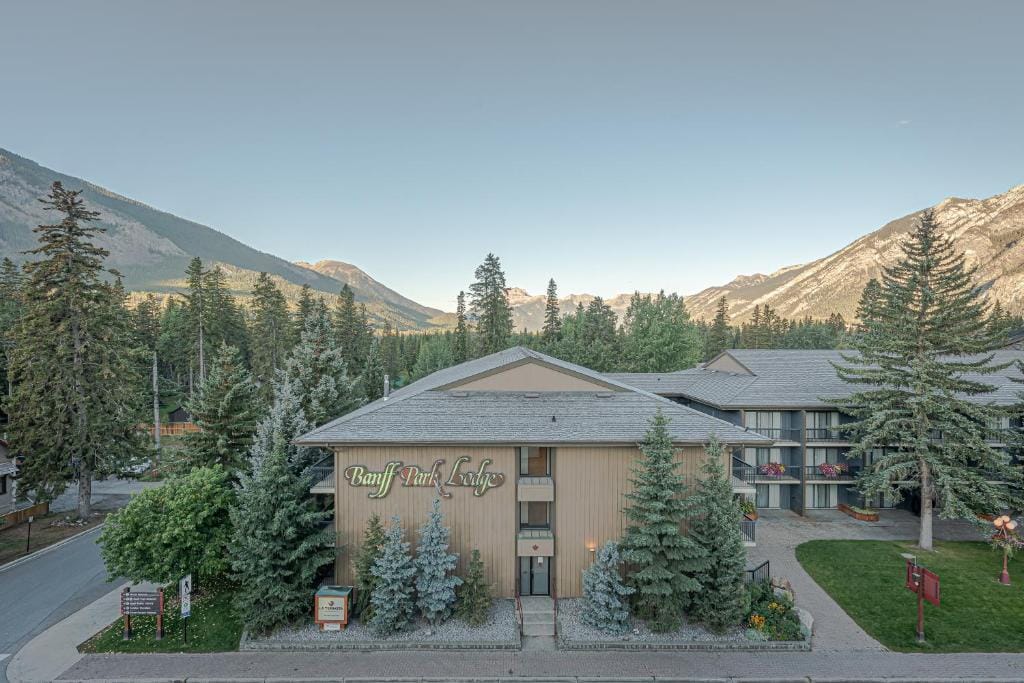 Banff Park Lodge — 4