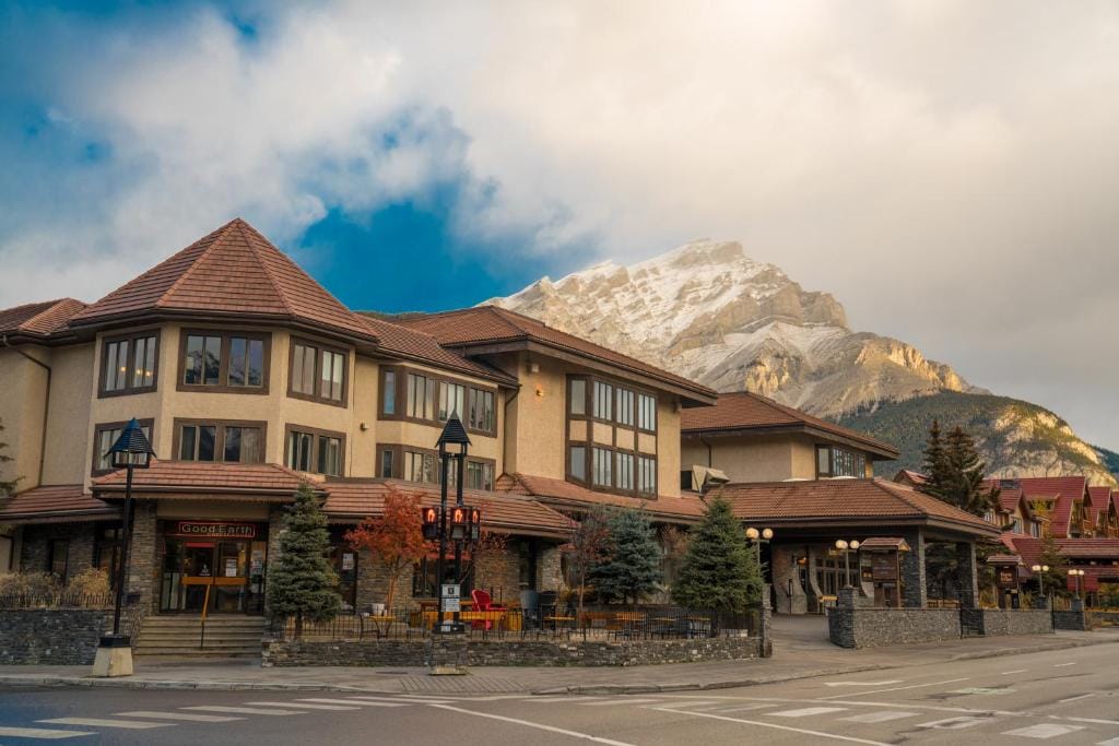 Elk + Avenue Hotel — 1