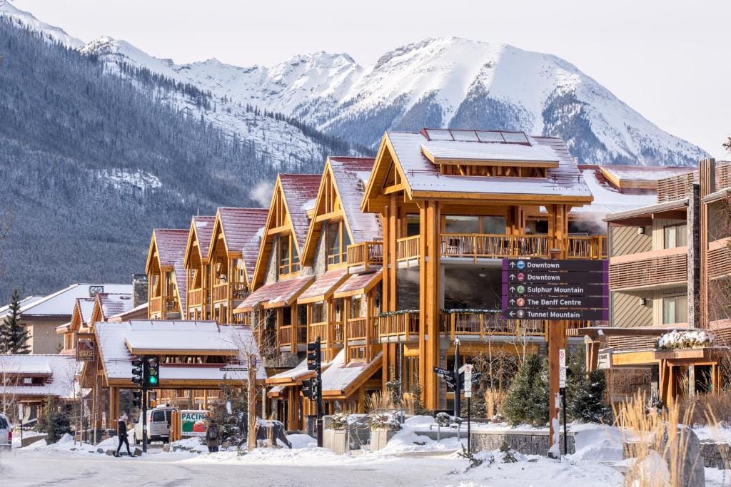 Moose Hotel and Suites — 4
