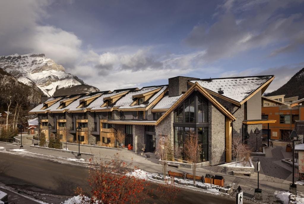 Peaks Hotel and Suites — 1