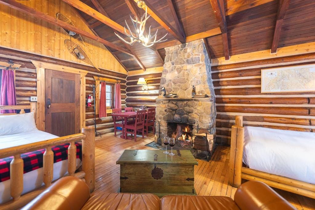 Storm Mountain Lodge & Cabins — 1