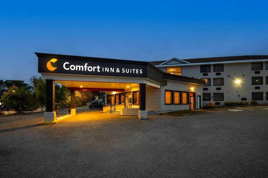 Comfort Inn & Suites — 5