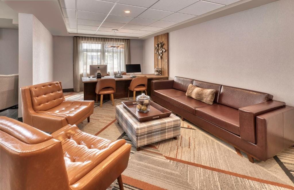 Four Points by Sheraton Barrie — 4