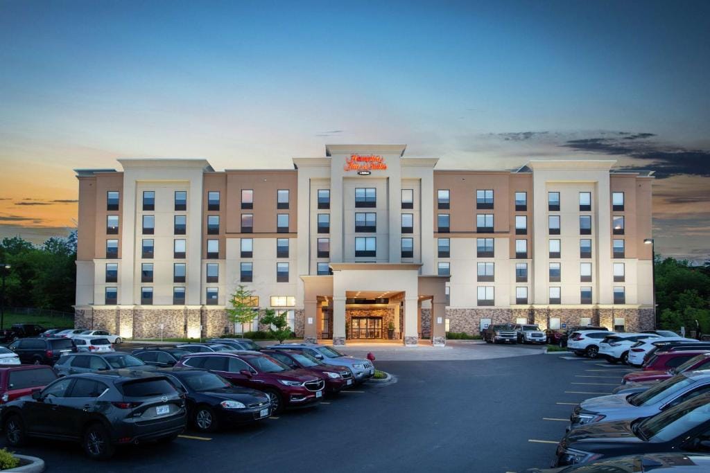 Hampton Inn & Suites by Hilton Barrie — 1
