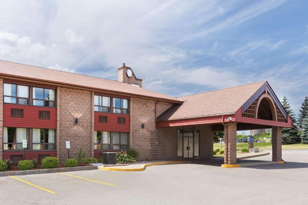 Travelodge by Wyndham Barrie — 1