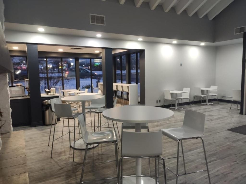 Travelodge by Wyndham Barrie — 5