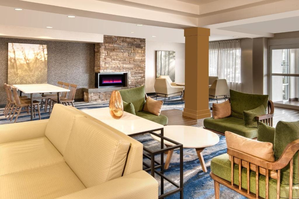 Fairfield Inn & Suites by Marriott Toronto Brampton — 1