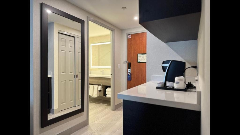 Holiday Inn Express Brampton by IHG — 3