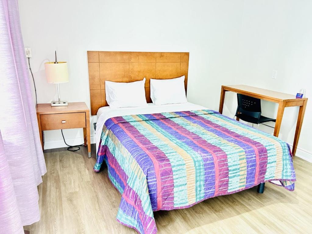 Brant Inn — 3
