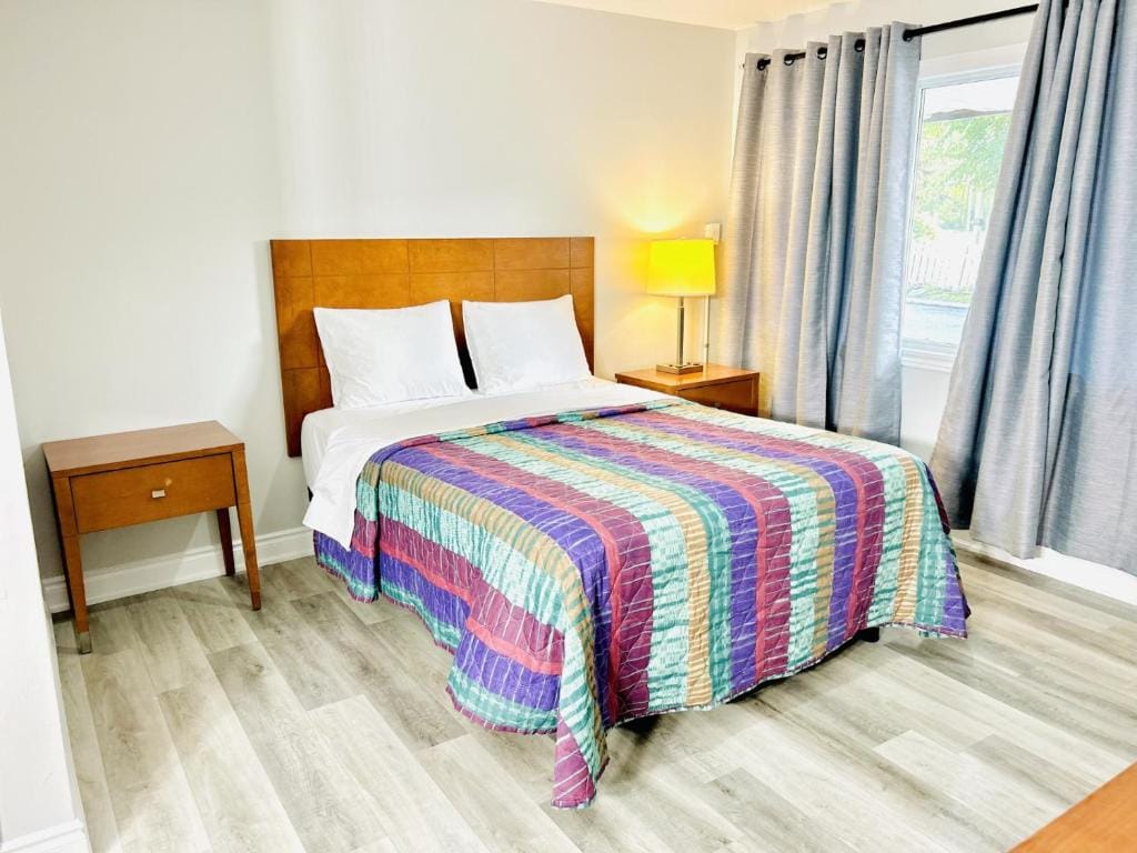 Brant Inn — 4