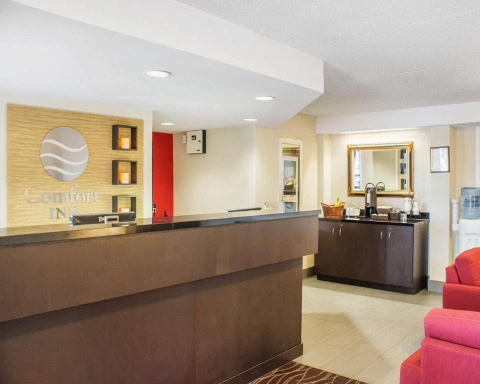Comfort Inn — 4
