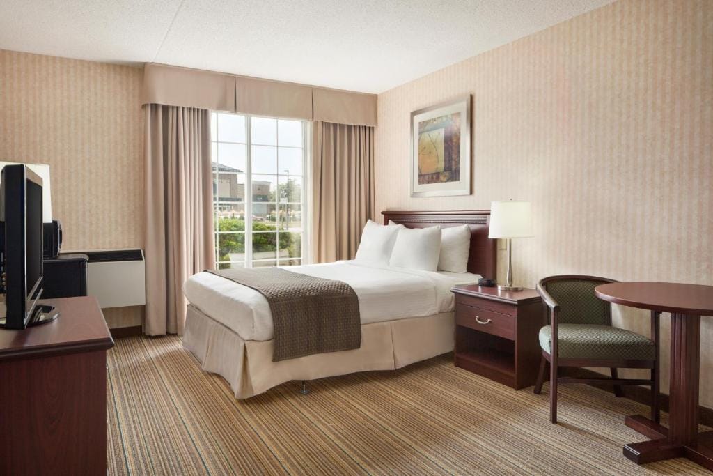 Days Inn by Wyndham Brantford — 2