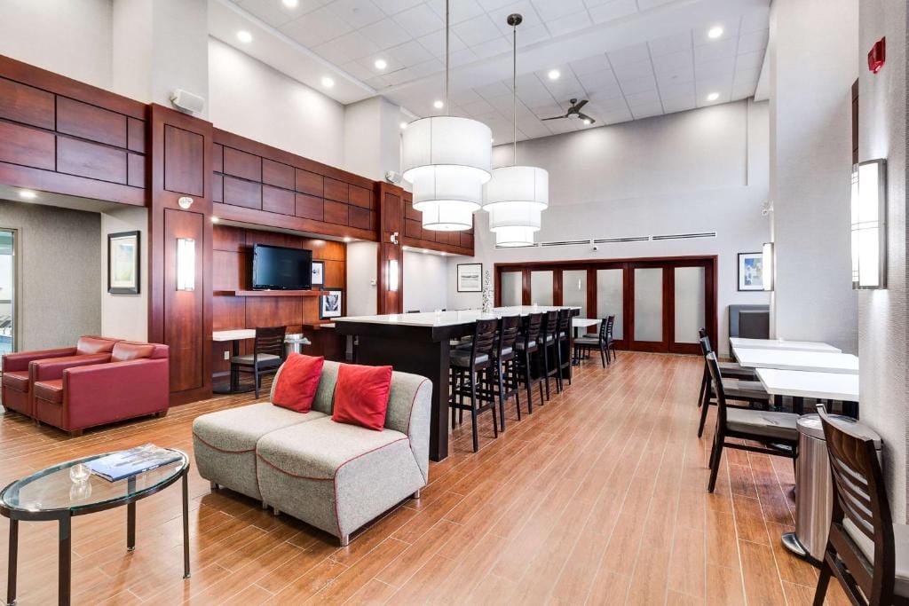 Hampton Inn & Suites by Hilton Brantford — 5
