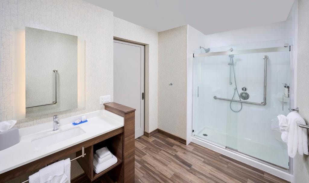 Holiday Inn Express & Suites - Brantford by IHG — 3