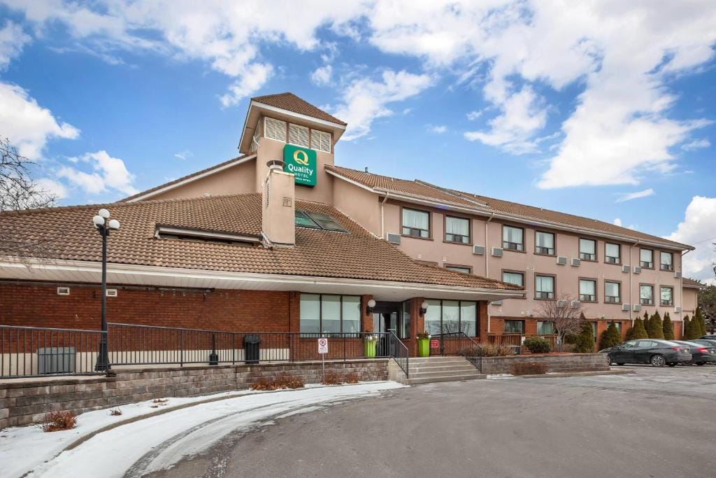 Quality Hotel — 1