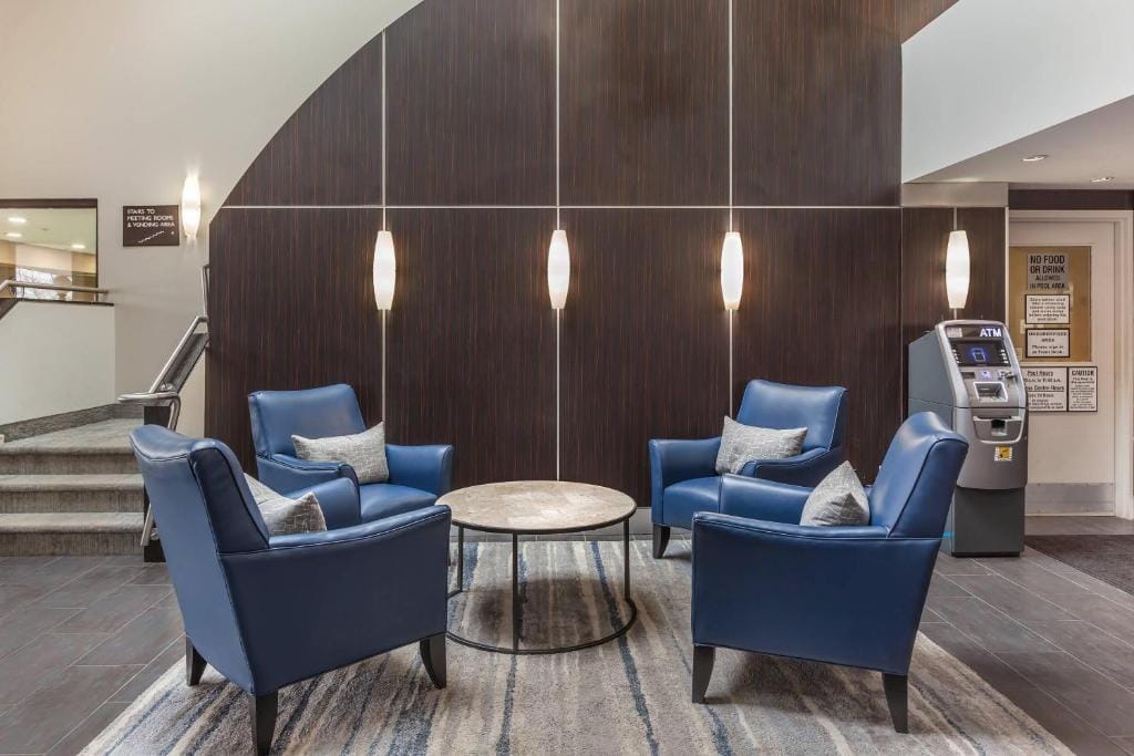 Quality Hotel — 4