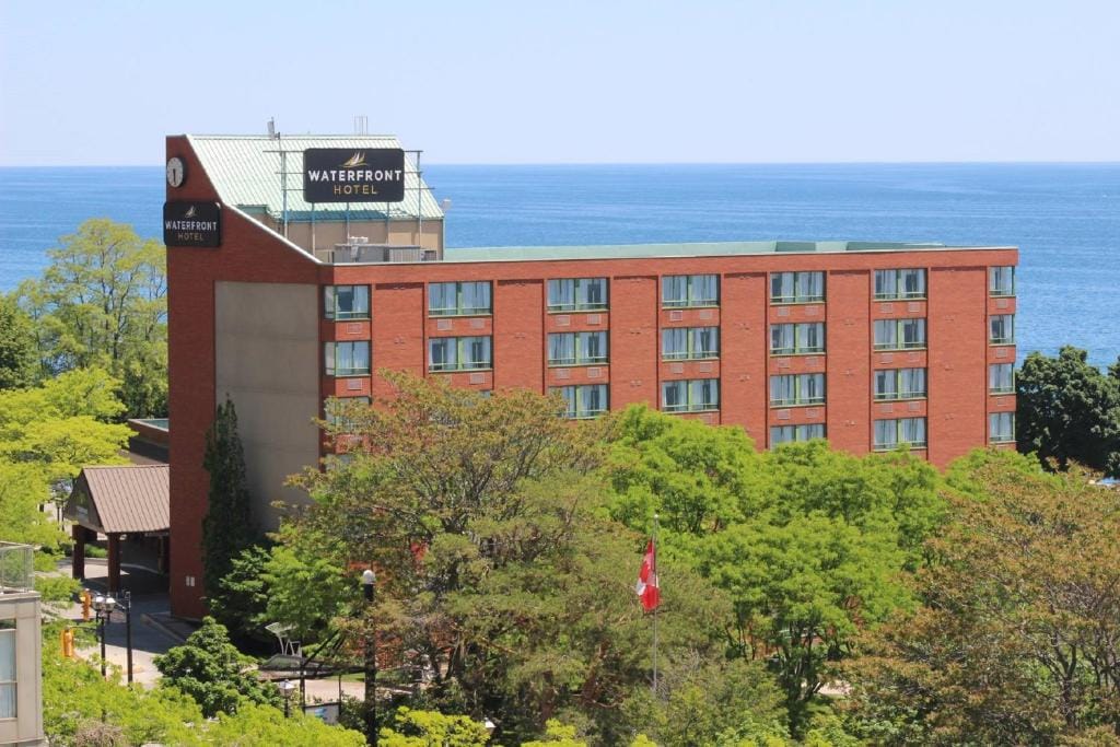 Waterfront Hotel Downtown Burlington — 1
