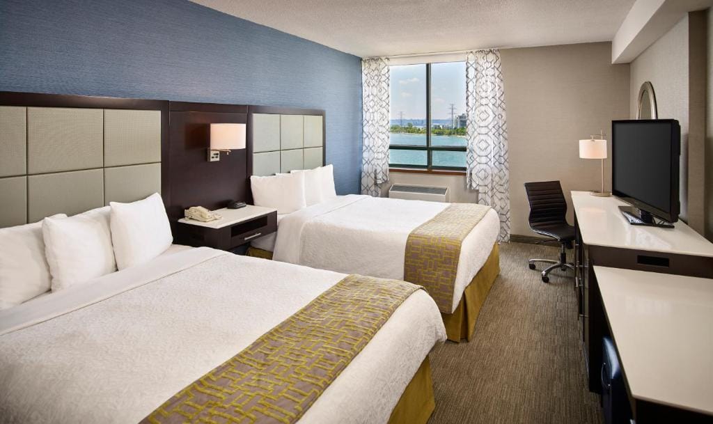 Waterfront Hotel Downtown Burlington — 2