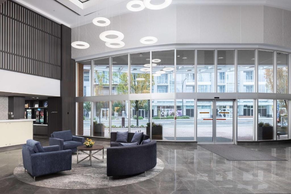 Hilton Vancouver Metrotown — 4