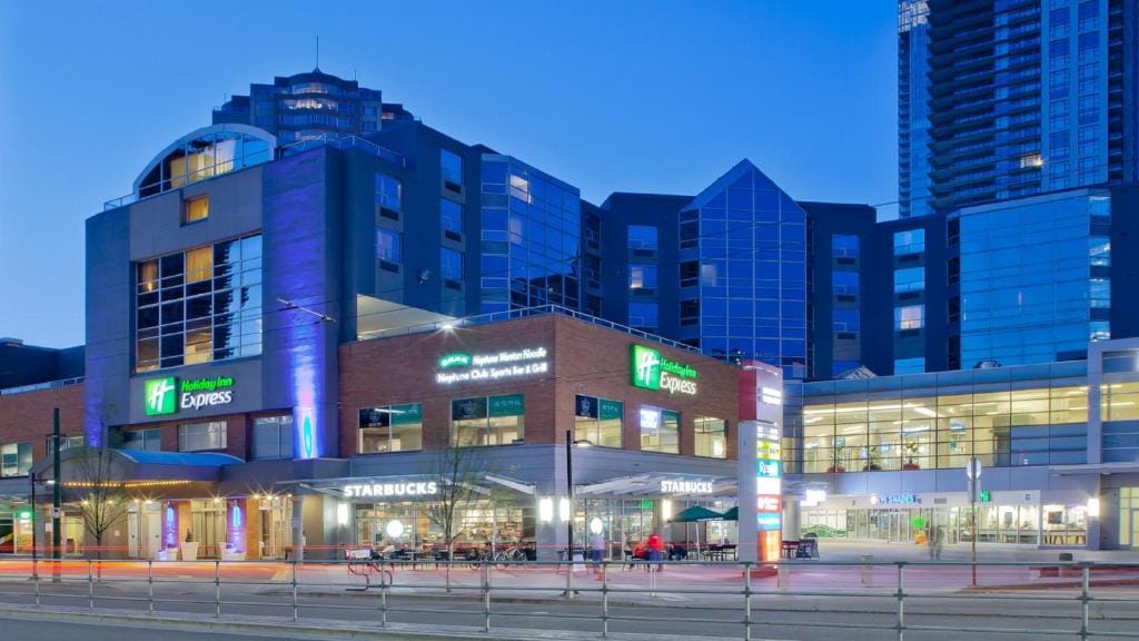 Holiday Inn Express Vancouver-Metrotown (Burnaby) — 1