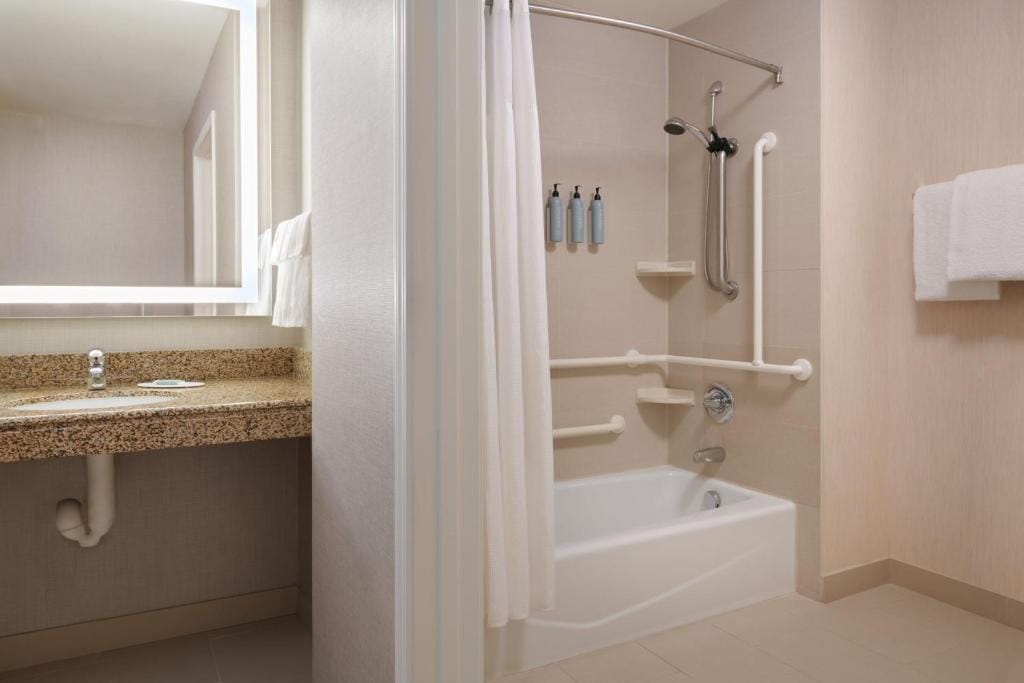 Residence Inn by Marriott Calgary Airport — 3