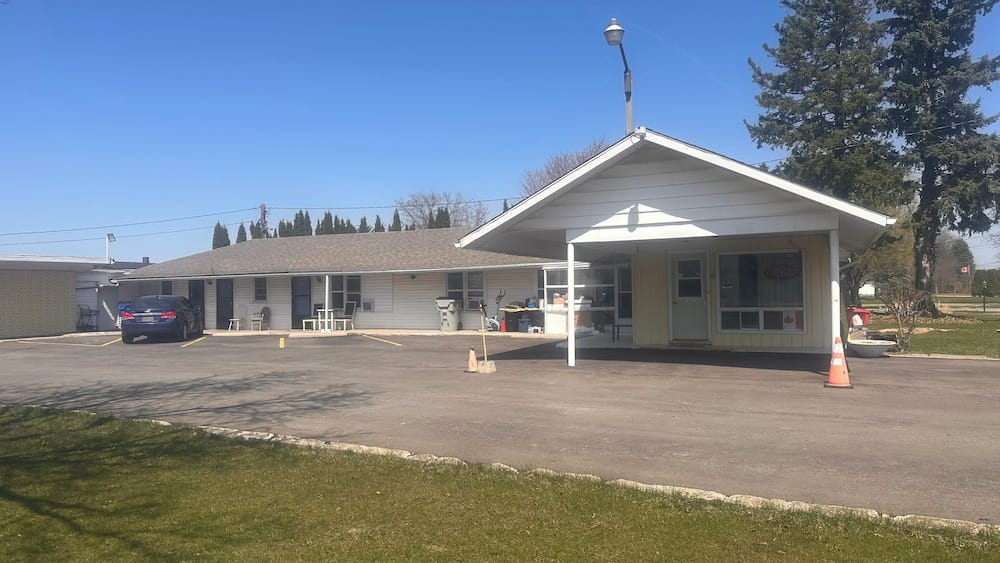 Colonial Motel — 1