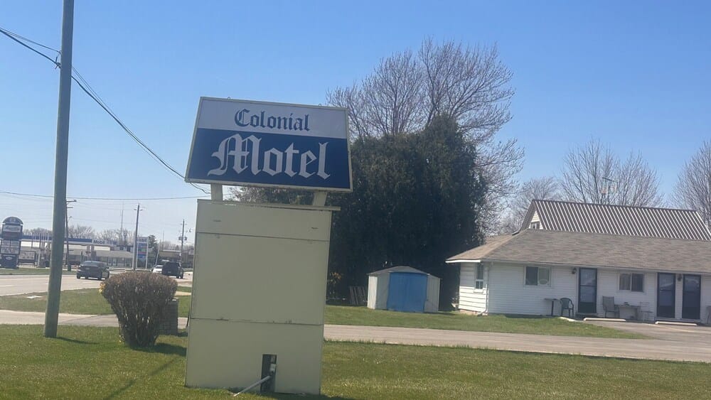 Colonial Motel — 5