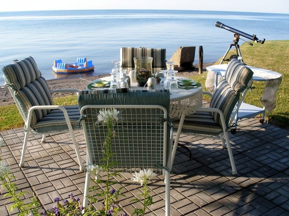 Omstead's on Erie Bed & Breakfast — 1