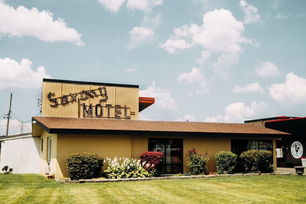 Saxony Motel — 4