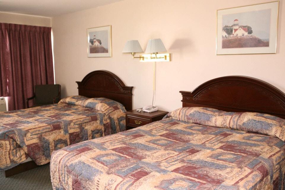 Saxony Motel — 5