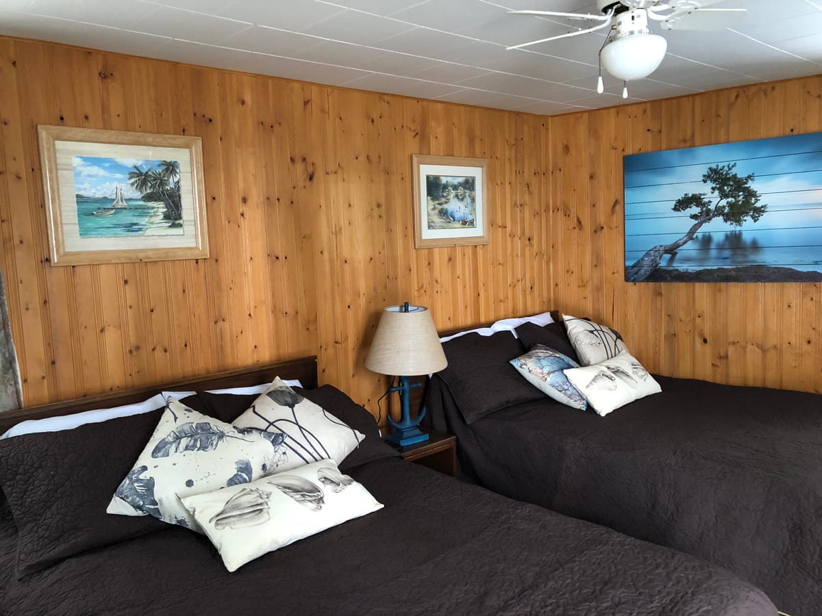 Silver Motel — 4