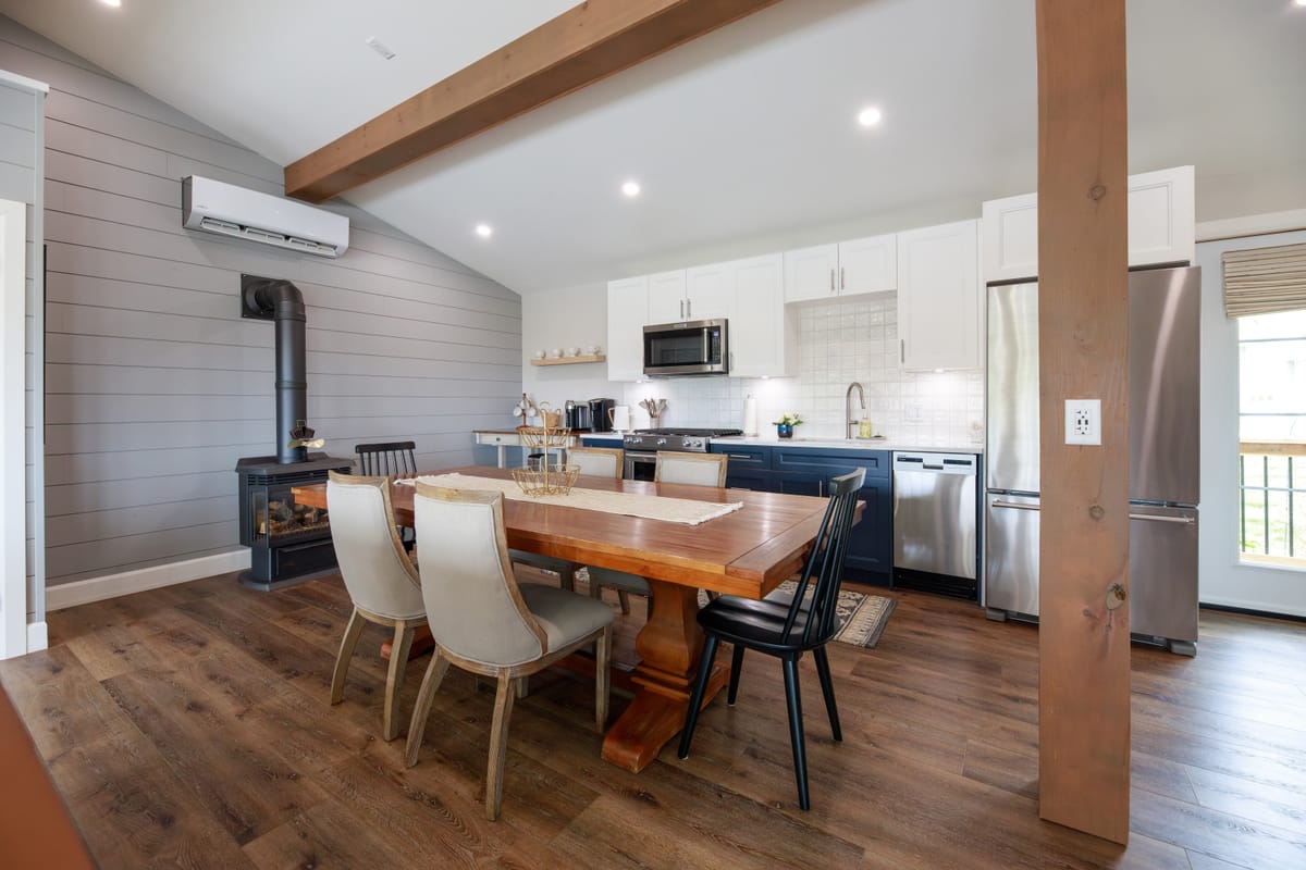 Willow Barrel Retreat Cottage & Suite Rentals - Erieau — 4