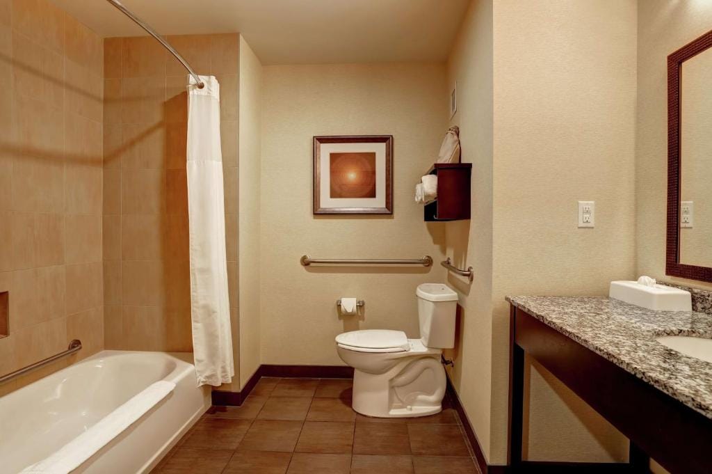 Hampton Inn by Hilton Chilliwack — 3