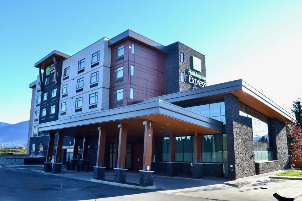 Holiday Inn Express & Suites - Chilliwack East an IHG Hotel — 1