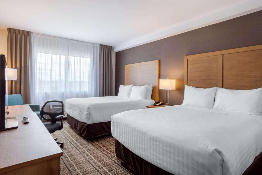 Quality Hotel — 1