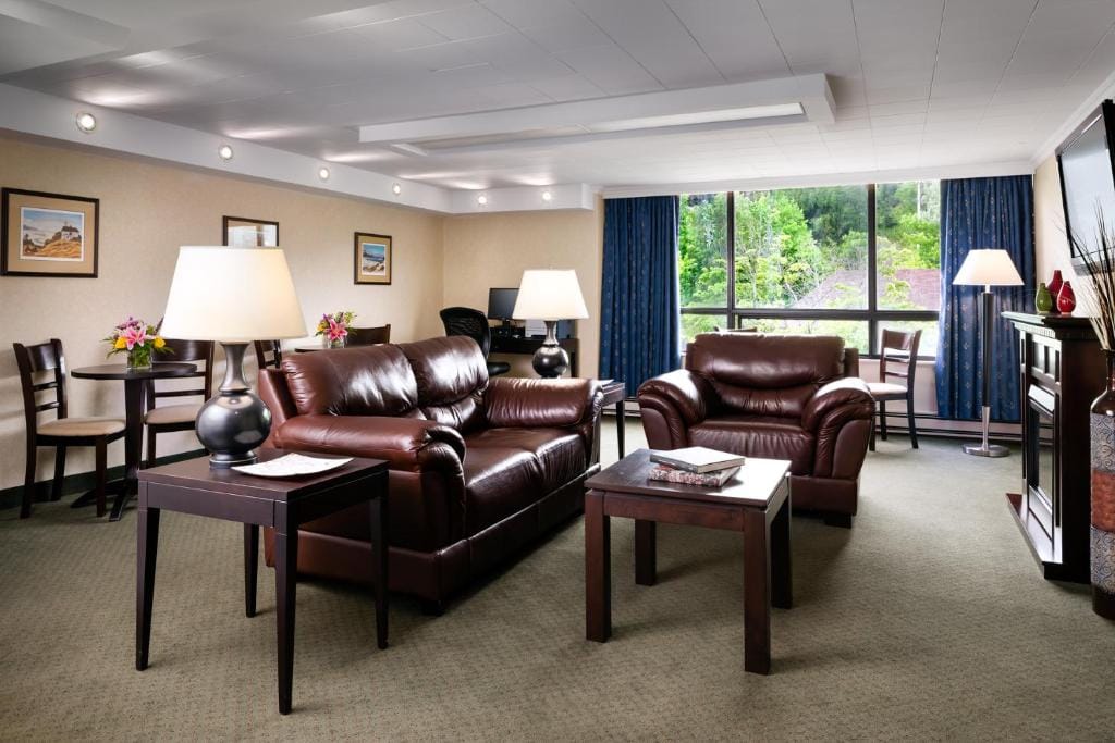 Greenwood Inn & Suites — 5