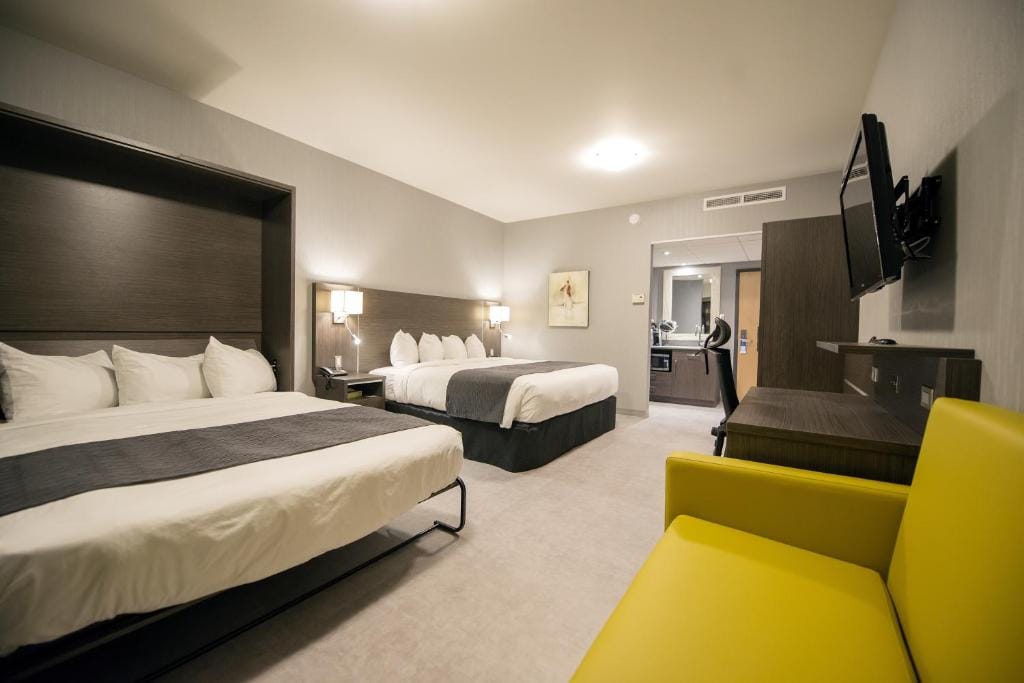 Hotel & Suites Le Dauphin Drummondville — 2