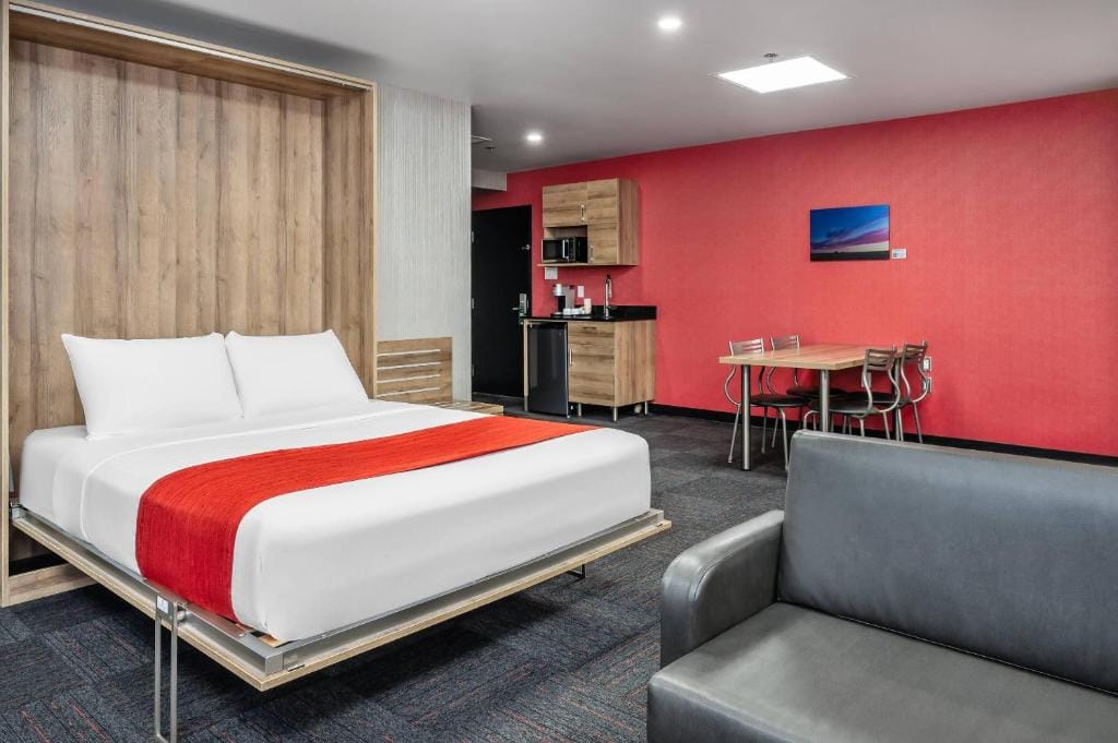 Quality Suites — 2