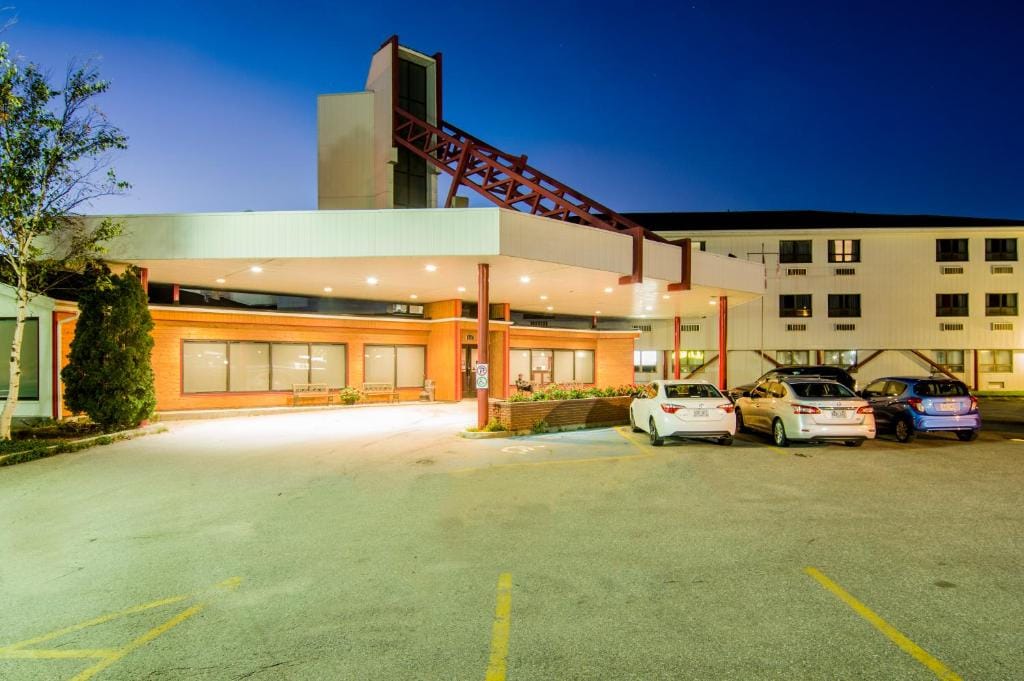 Sinbads Hotel & Suites — 1