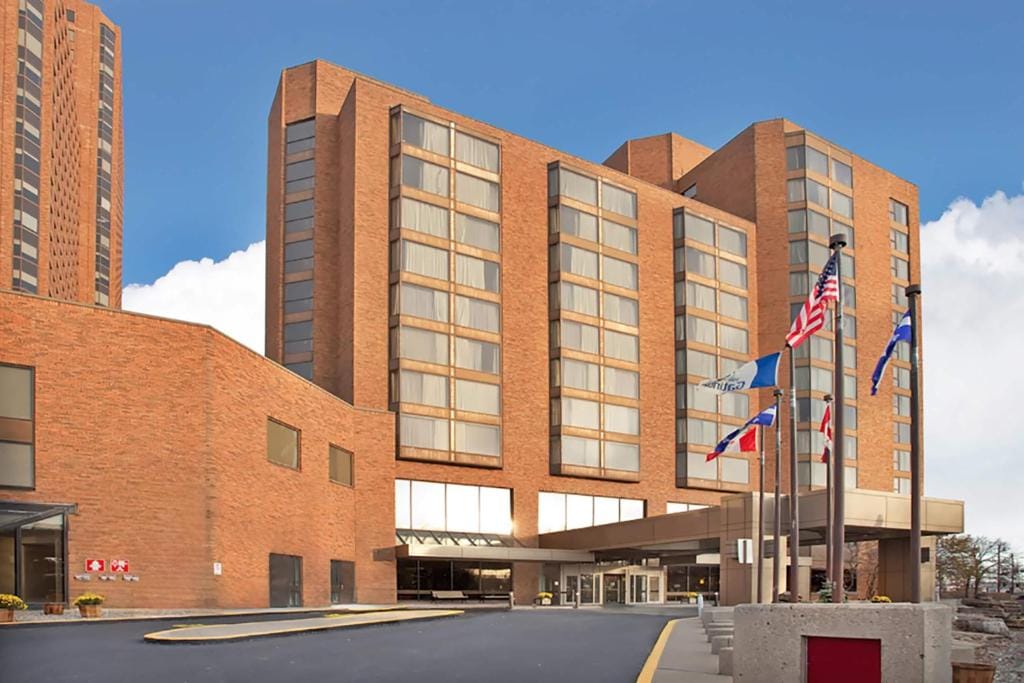 Wyndham Gatineau-Ottawa & Conference Centre — 1