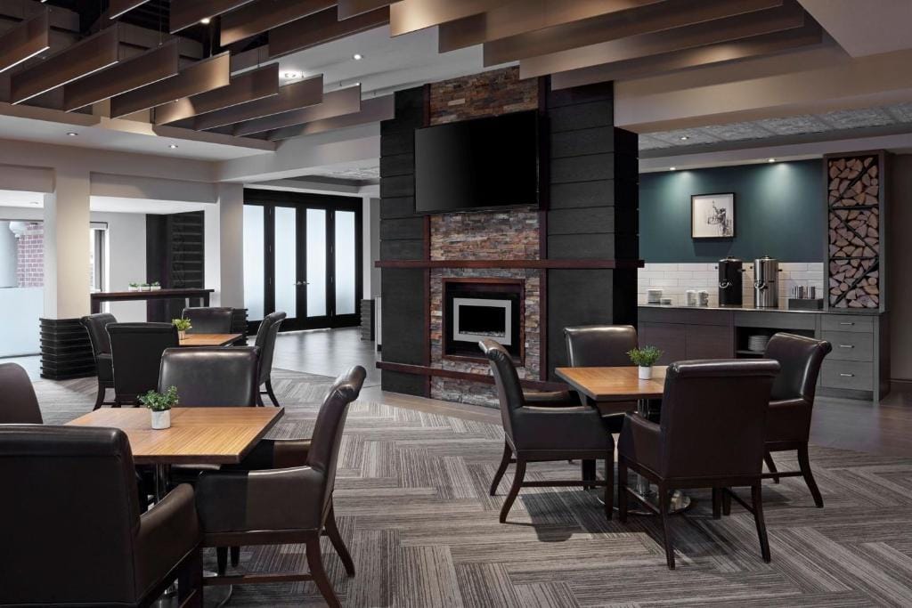 Delta Hotels by Marriott Guelph Conference Centre — 5