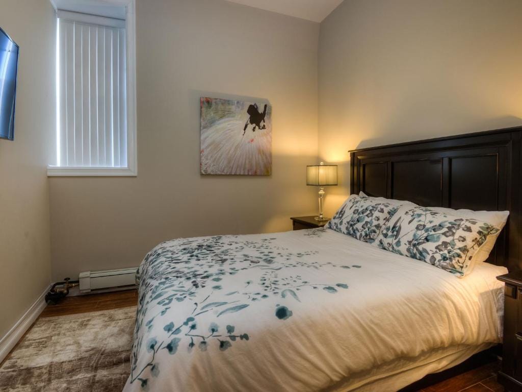 Western Hotel & Executive Suites — 2