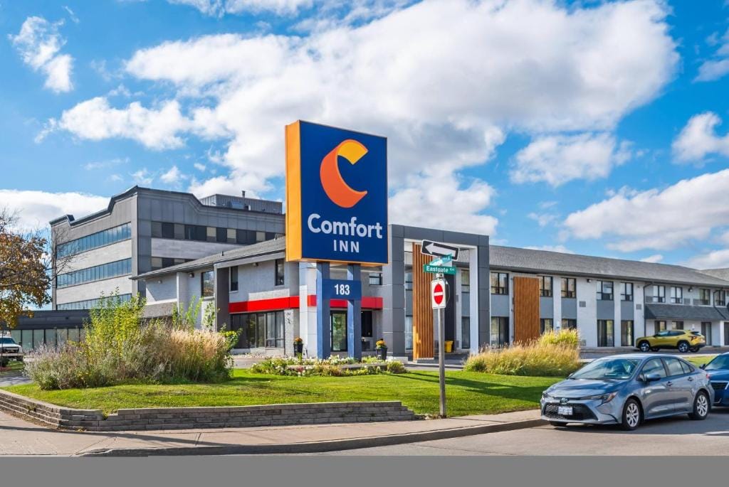 Comfort Inn Hamilton - Stoney Creek — 1