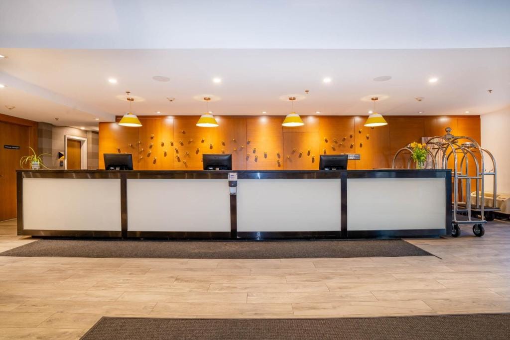 Sandman Hotel Hamilton — 3