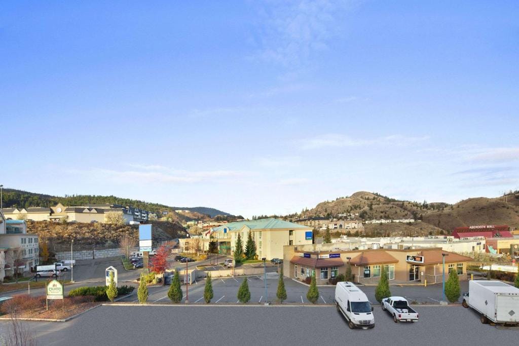 Days Inn by Wyndham Kamloops BC — 1