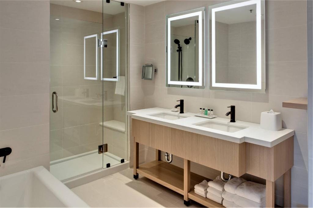 Delta Hotels by Marriott Kamloops — 3