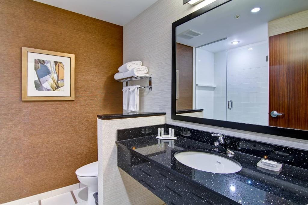 Fairfield Inn & Suites by Marriott Kamloops — 3