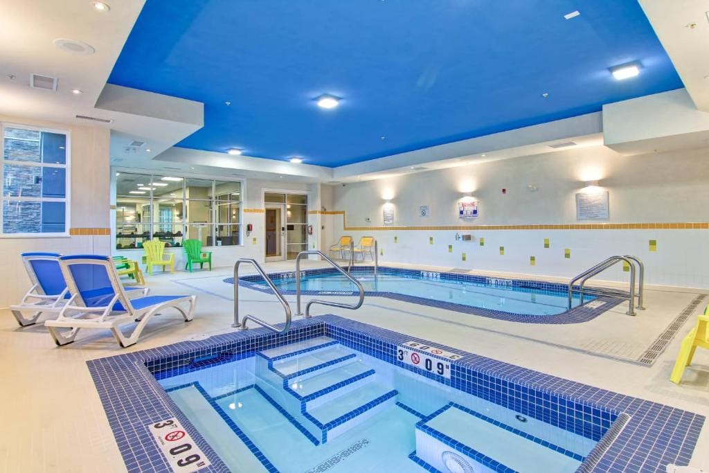 Fairfield Inn & Suites by Marriott Kamloops — 4