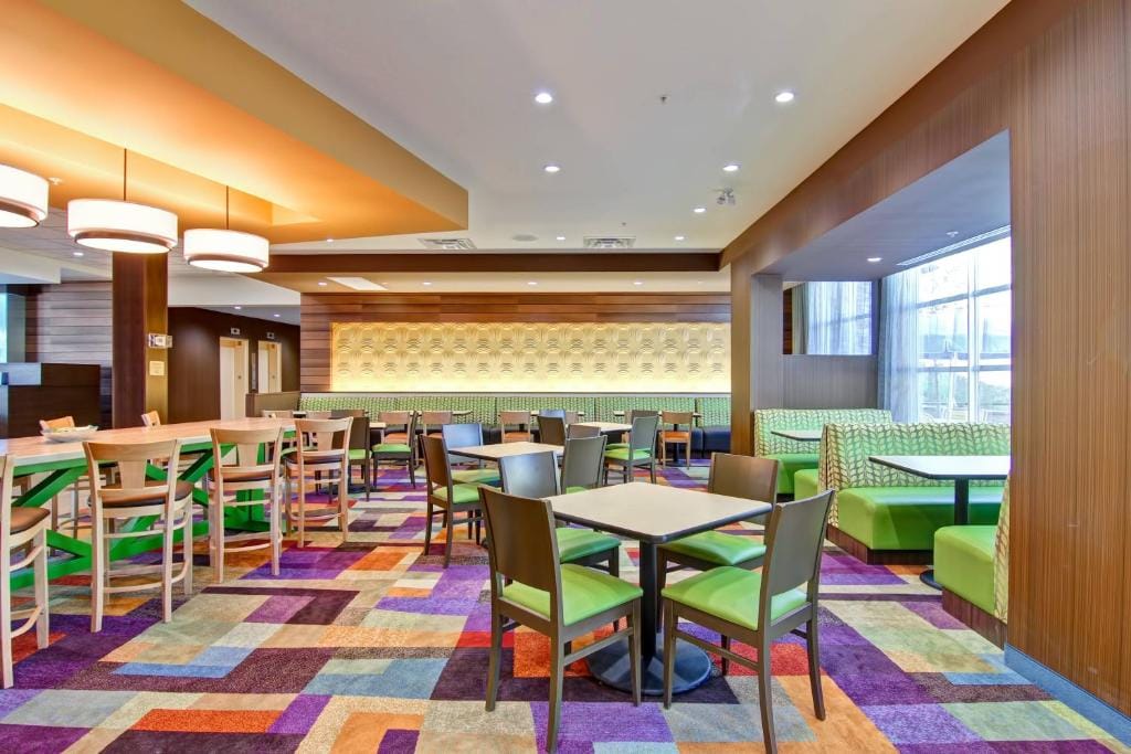 Fairfield Inn & Suites by Marriott Kamloops — 5